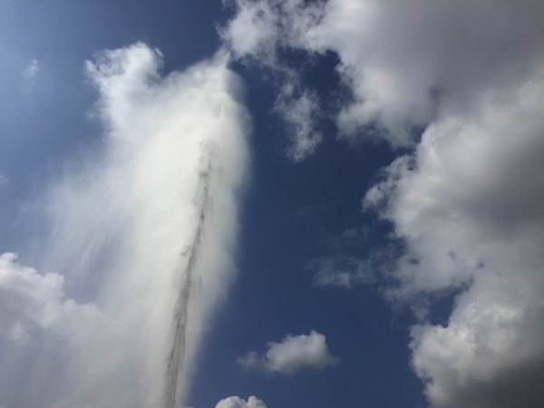 Geyser roadside attraction